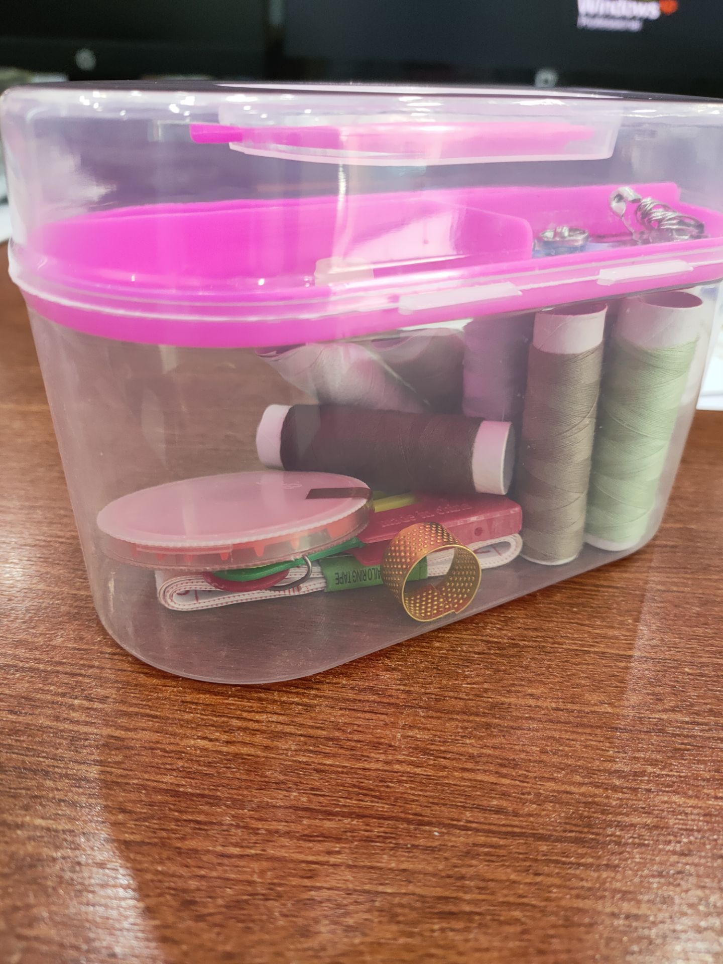 không biết shop bỏ thiếu hay gì đếm đi đếm lại có 37 món,