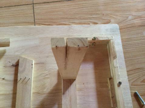 Bán hàng thiếu trách nhiệm, sản phẩm hư, mốc, gãy, không thể sử dụng được. Cho 1 sao vì chất lượng kém.