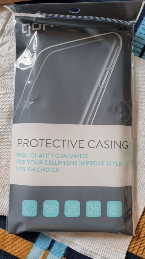 Tiki giao rất nhanh. Dự kiến 16.4 mà 13.4 đã nhận rùi. Ốp đẹp như hình. Mềm dẻo, vừa vặn với máy. Lúc nhận trắng tinh trong veo, k bik xài có mau bị ngã vàng k nữa. Có lẽ sẽ mua thêm vài cái để dành ^^