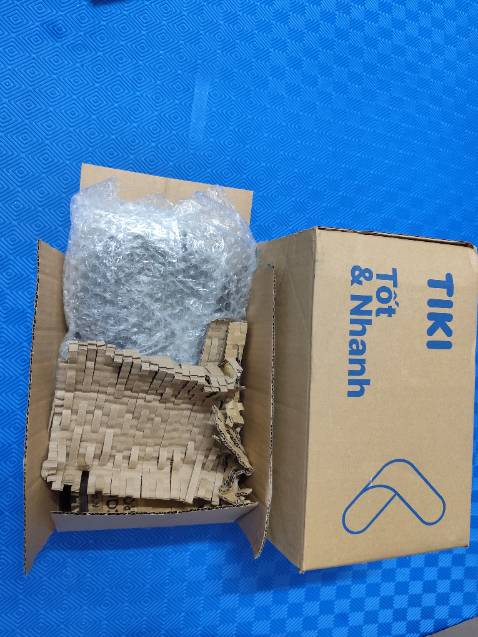 Đã nhận được sản phẩm, phụ kiện đầy đủ, dây OK. Khâu đóng gói hơi dư, nhiều chống sốc quá, (vừa đủ là được rồi). Nhưng vẫn thả ❤️ cho các bạn 🙂