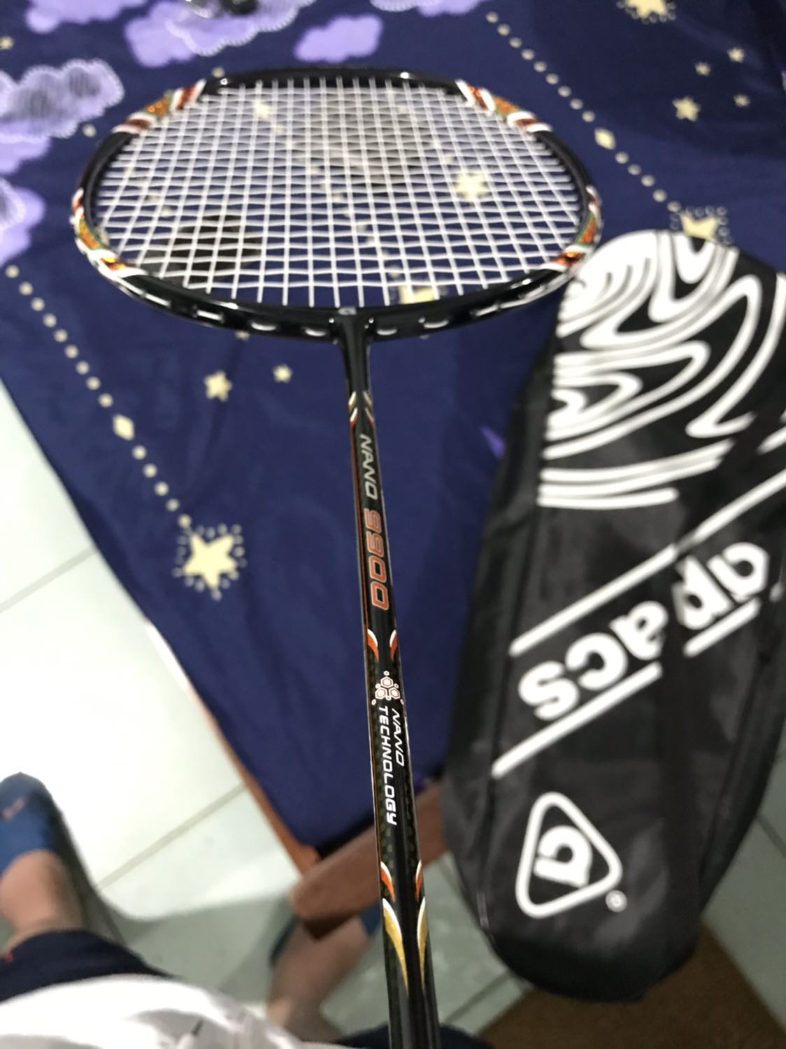 Vợt nhẹ, cầm đầm tay. Mình mới chơi nên đan 10.5kg nên đập cũng ko mạnh lắm. Phù hợp cho người mới chơi.
Nhưng giao hàng hơi lâu, chờ cả tuần