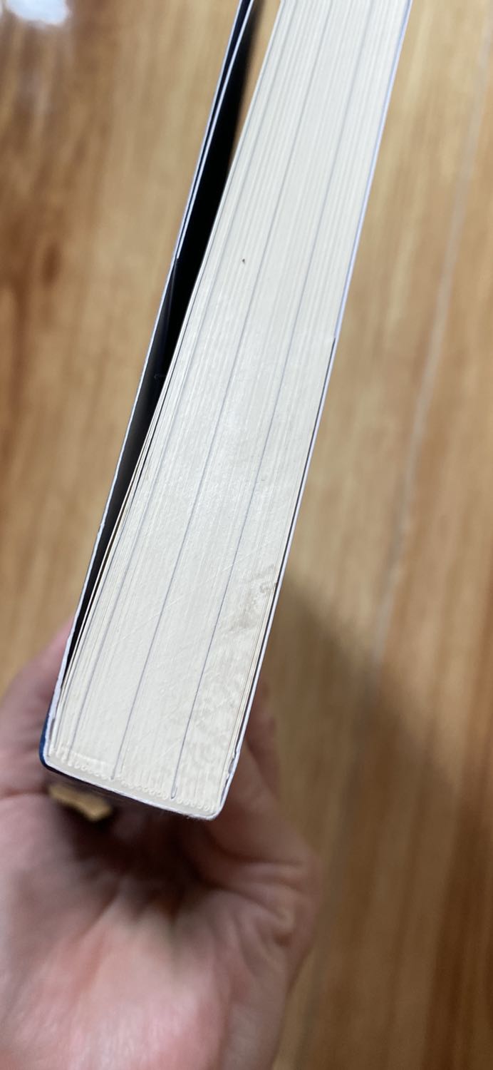 Đóng gói cực kì ẩu, cực kì tệ, không có cả lớp mút bao ngoài truyện, quyển truyện trơ trọi kg có 1 cài gì bao ngoài rồi chỉ để vào cái hộp không, cái hộp móp méo. Quyển truyện thì là truyện mất seal, cấn mép, có vết dơ đáy truyện. Đã biết bao nhiêu lần góp ý về đóng ý và vận chuyển của Tiki mà vẫn vậy?? Mình còn 1 đơn giá trị cao hơn sách dày và nặng nữa, không biết giao tới có bị giao phải sách cũ mất seal và đóng gói ẩu như vầy không nữa … Nếu tiki Now không thể đóng gói đàng hoàng để đảm bảo giao 2 tiếng thì đừng nhận bán tiki Now, rất khó chịu