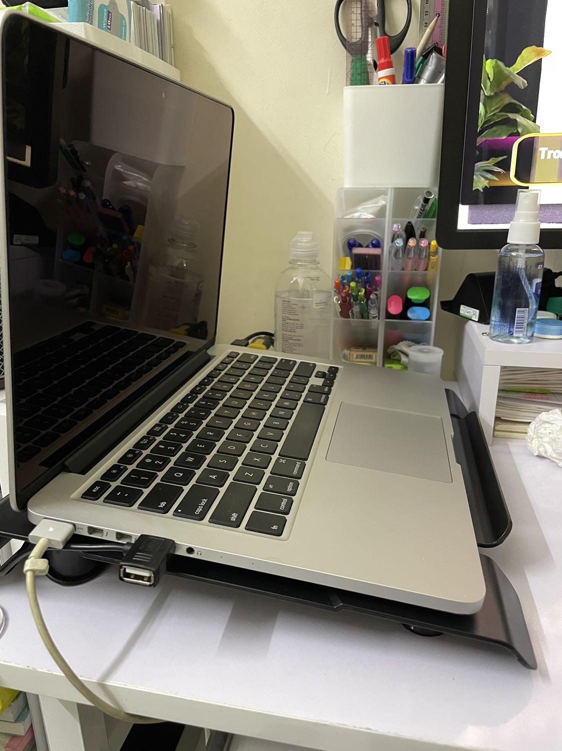 Giao nhanh. Quạt chạy rất êm, êm tưởng là cắm vào ko chạy kia =))) ko biết dùng có bền ko, thấy lap cũng có vẻ ổn định hơn, ko bị nóng quá