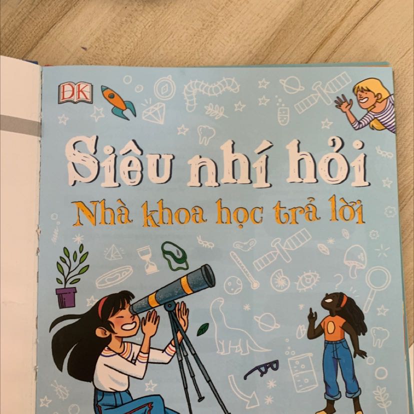 Màu sắc đẹp mắt. Bố cục sách hay.