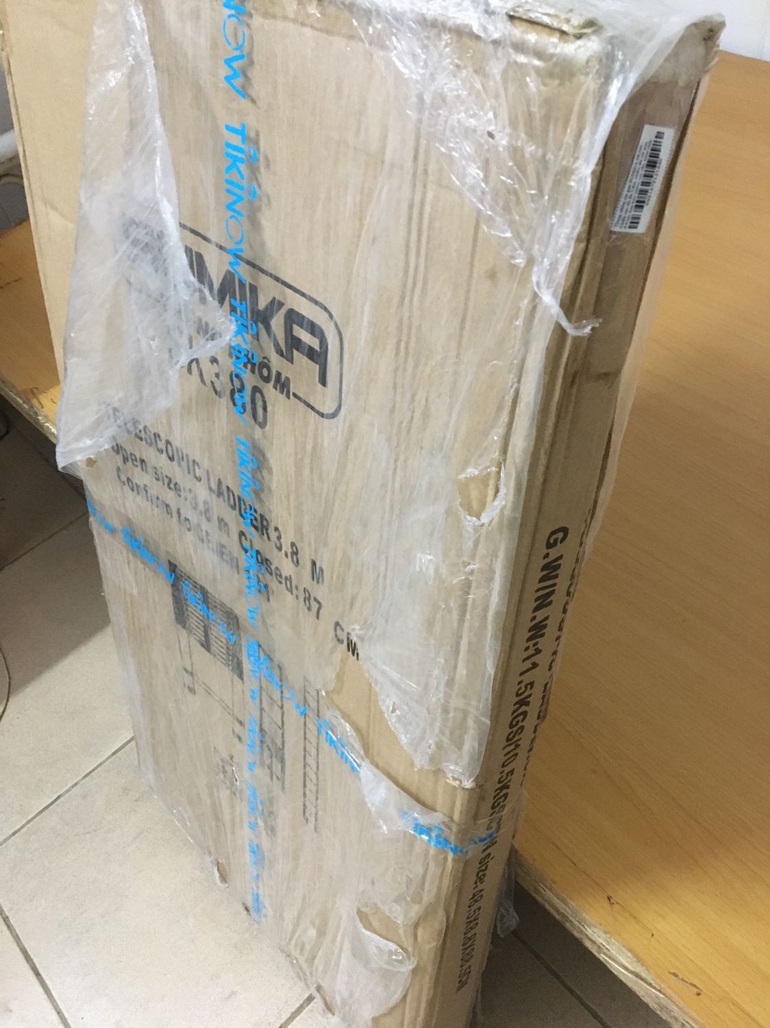 Bọc rách te tua. Nhưng may là sản phẩm ko sao. Tốt trong tầm giá.