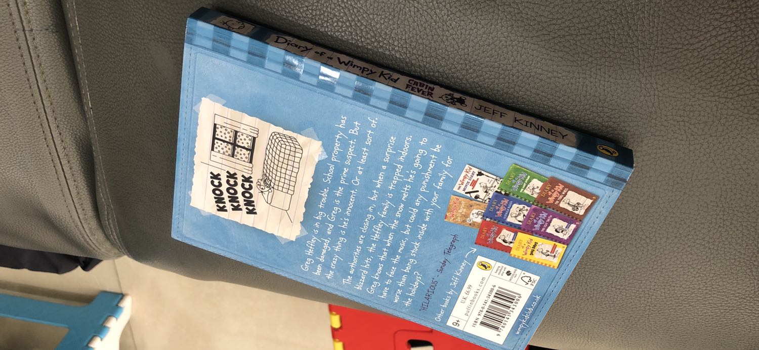 Lúc đầu đặt sách này mở ra thì sách bị rách nói chung hư hại rất nghiêm trọng luôn. Mình mới yêu cầu tiki đổi lại cho mình cuốn mới. Sau 2 ngày làm việc, nhân viên thu hồi đi thu lại để kiểm tra, xong rồi thì tiki nói là sẽ giao cuốn sách mới cho mình. Hôm nay tiki giao mở ra thấy sách mới tinh luôn hihi. Lúc đầu đặt sách này mở ra thì sách bị rách nói chung hư hại rất nghiêm trọng luôn. Mình mới yêu cầu tiki đổi lại cho mình cuốn mới. Sau 2 ngày làm việc, nhân viên thu hồi đi thu lại để kiểm tra, xong rồi thì tiki nói là sẽ giao cuốn sách mới cho mình. Hôm nay tiki giao mở ra thấy sách mới tinh luôn hihi.