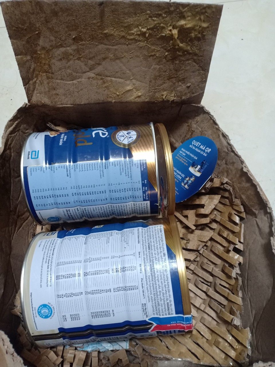 Mua rất nhiều lần sữa gửi về nhà cho mẹ nhưng lần này tiki làm ăn quá chán. Chống sốc kém, hộp sữa thì bị vỡ bục hết cả ra thùng. Chả biết bục từ trước hay giờ do vận chuyển làm bục nữa.