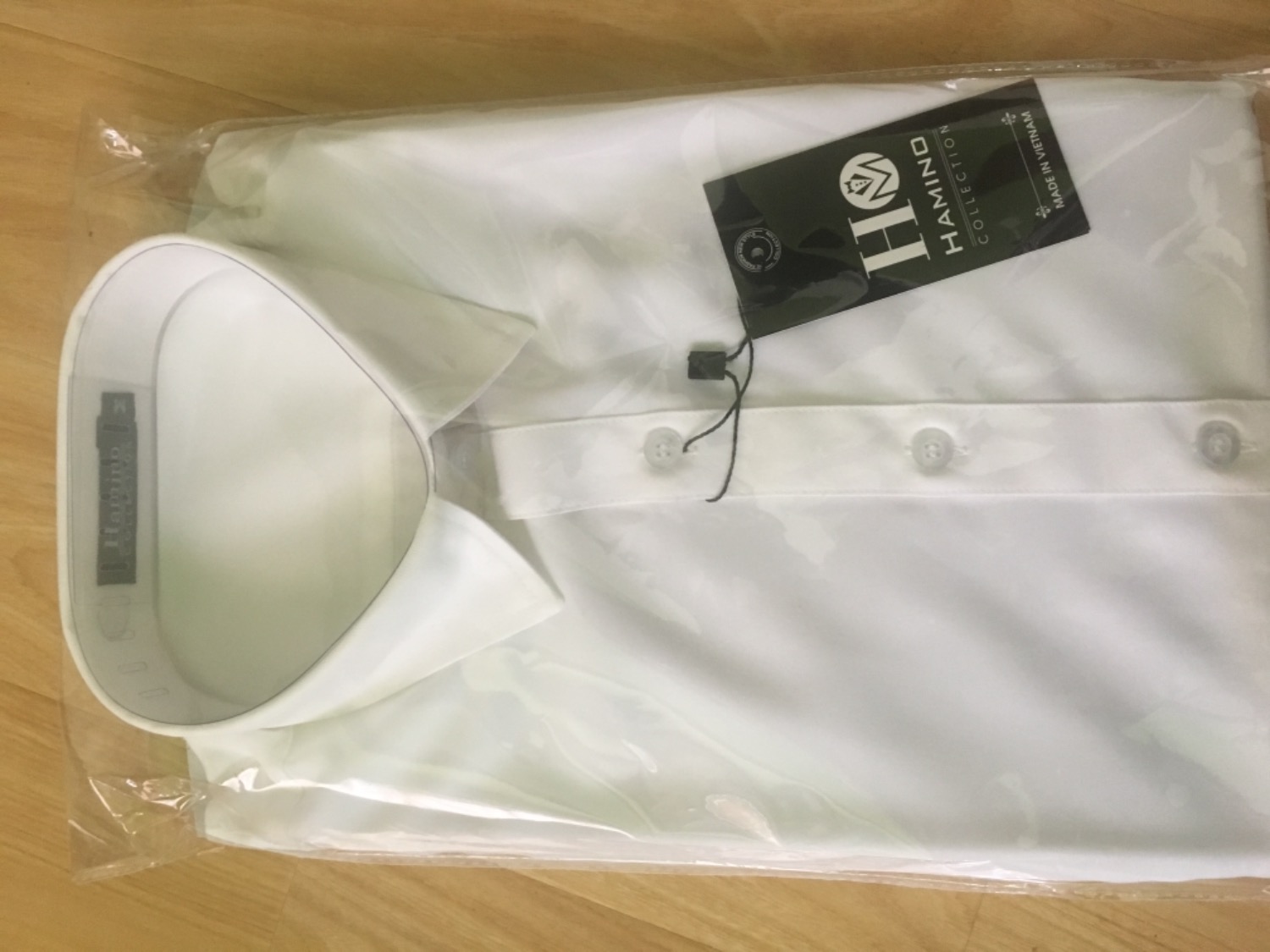 Sản phẩm giao hàng và hình ảnh trên quản áo không đúng . *** đảo Sản phẩm giao hàng và hình ảnh trên quản áo không đúng . *** đảo