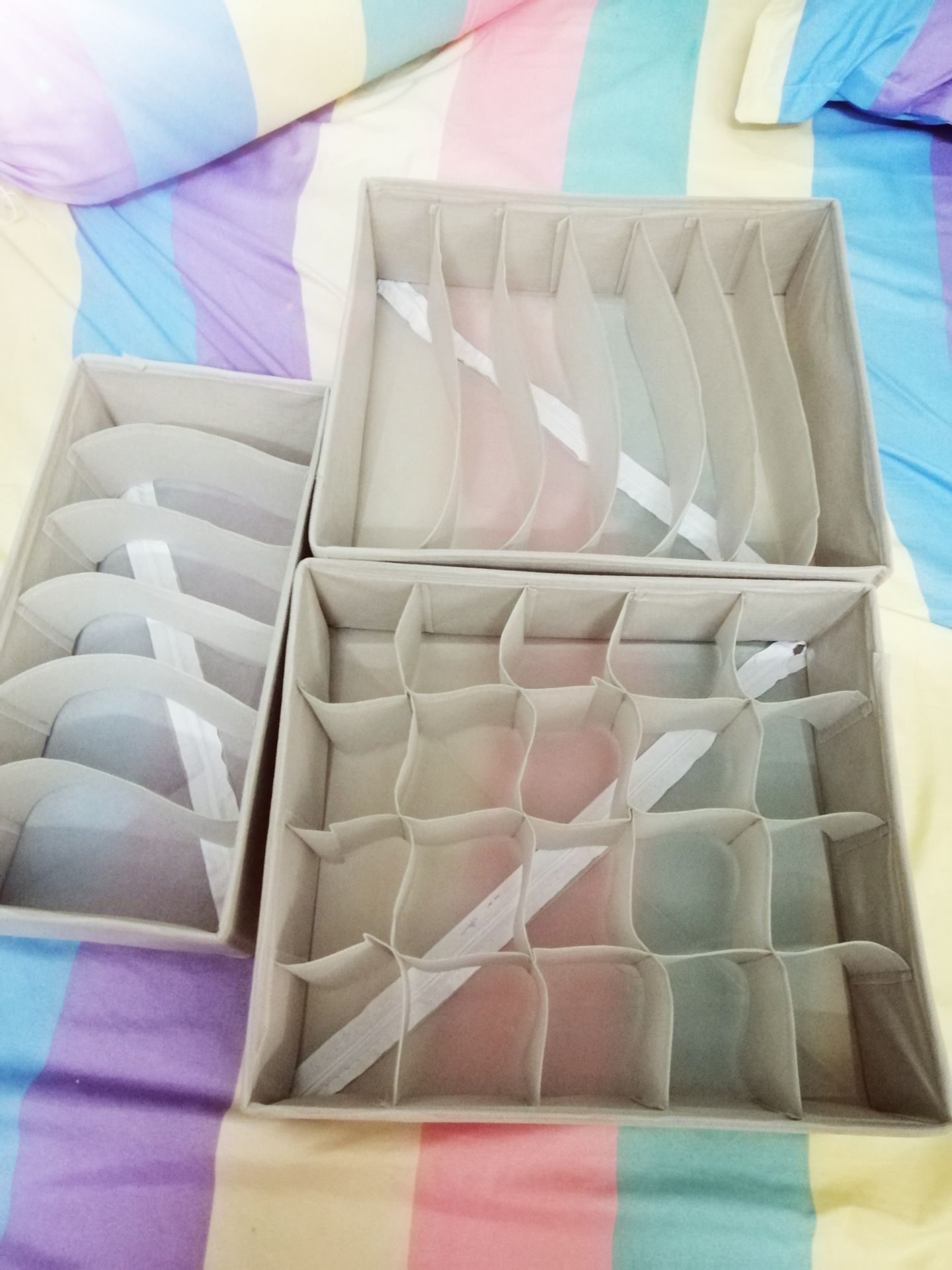 Hàng ok hơn mình mong đợi, to hơn mình nghĩ, và với giá tiền thì quá okie. Mn có thế search cách gấp đồ lót để gấp gọn, sẽ rất là ngay ngắn lun í Hàng ok hơn mình mong đợi, to hơn mình nghĩ, và với giá tiền thì quá okie. Mn có thế search cách gấp đồ lót để gấp gọn, sẽ rất là ngay ngắn lun í