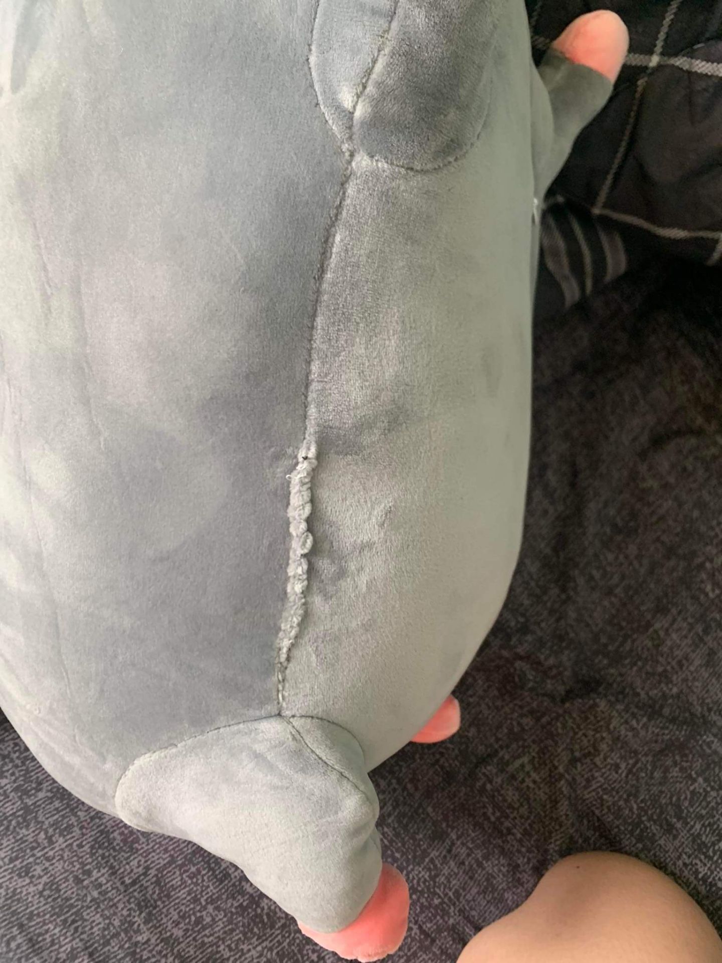 Giao hàng lỗi, liên hệ trả hàng thì bị block, làm việc không chuyên nghiệp. Đã hoàn đủ tiền nên đánh giá 3 sao, không đổi sản phẩm mới thì nói để mua cái khác, làm mất nhiều thời gian.