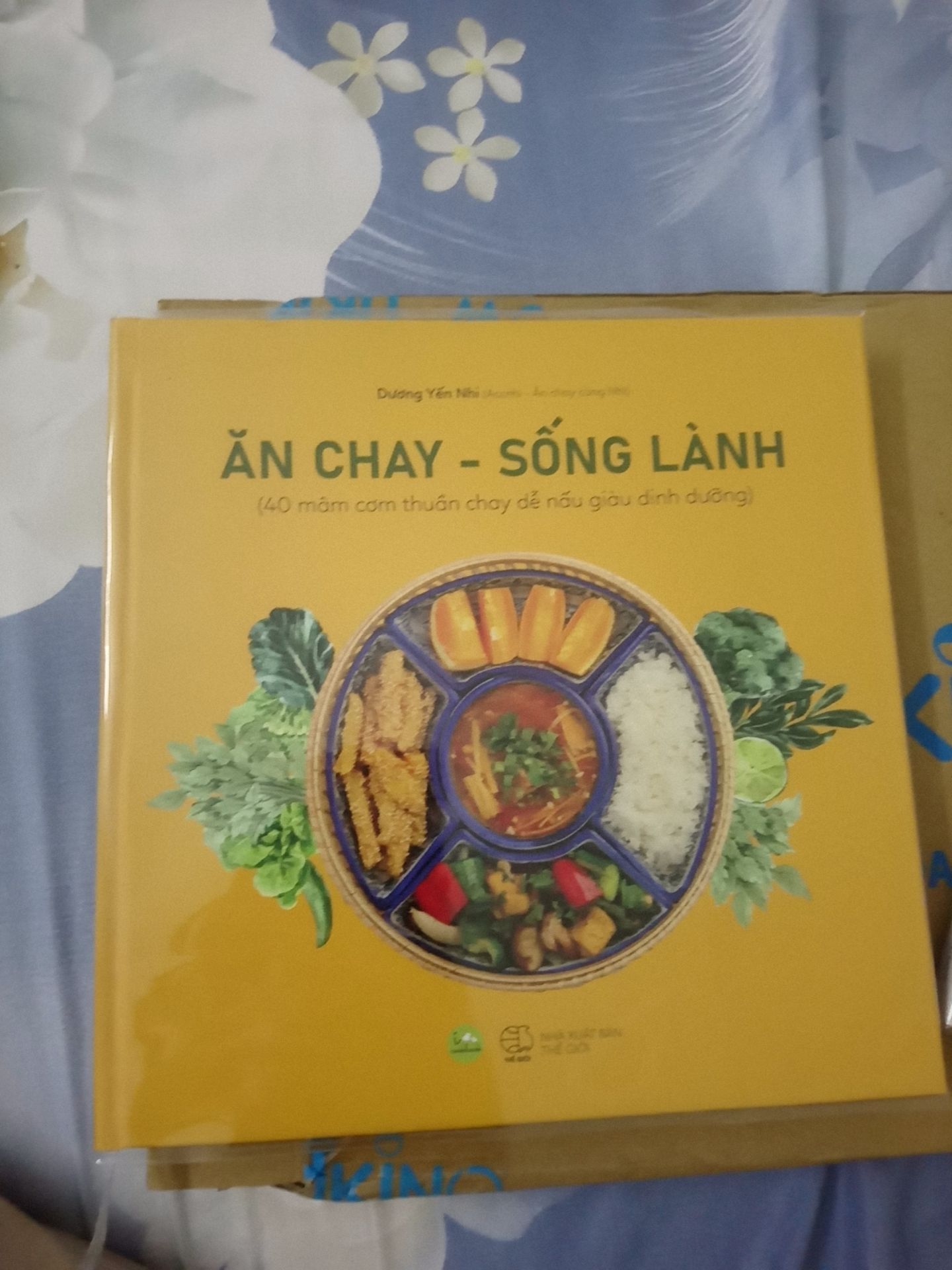 Giao hàng nhanh, bookcare hơi bụi tí, sách đẹp dễ nhìn lắm.