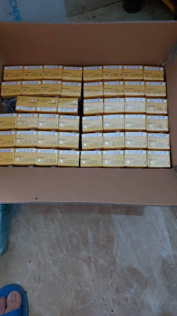 rõ ràng ghi mua 10 lốc tặng 2 lốc. tôi mua cả thùng 12 lốc mà sao không thấy tặng gì vậy.