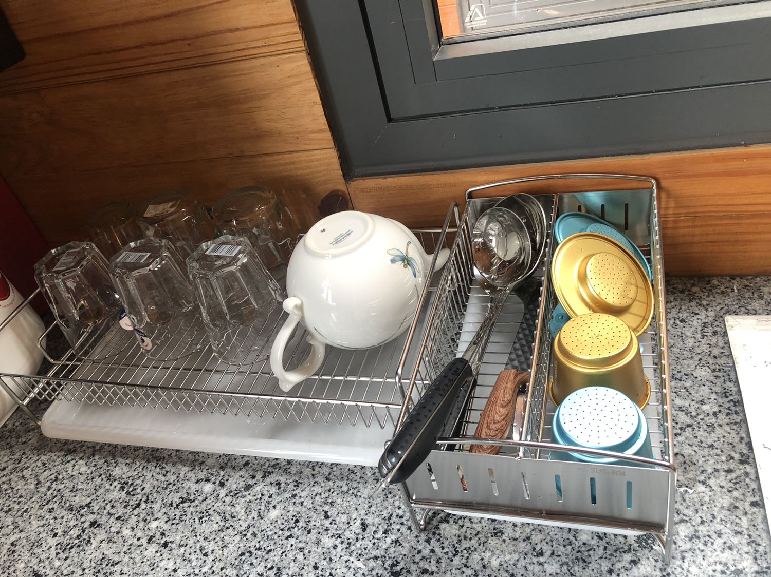 Tốt và chắc chắn, đủ úp ly cho 1 nhà be bé 3-4 người. Mình rất thích mua đồ inox của hãng này.