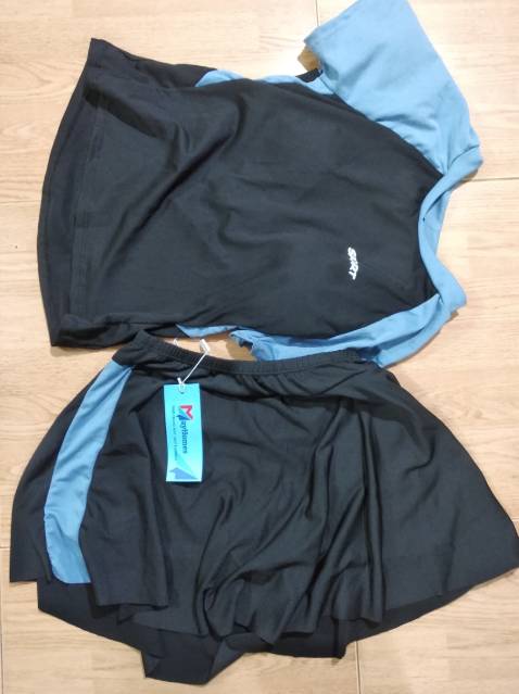 size vừa với kiểu nhỏ xinh như m ạ. chất lượng đi đôi với giá thôi, nói chung ưng ý, đi biển lên hình xinh lắm ạ.