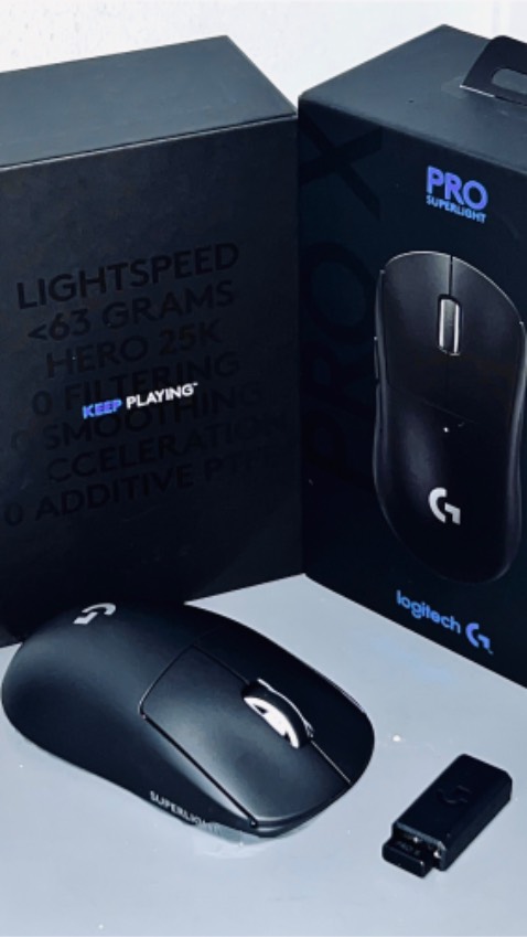 chuột rất nhẹ, so với những dòng chuột khác rất khác biệt, sensor tốt, control spray, aim csgo rất tốt