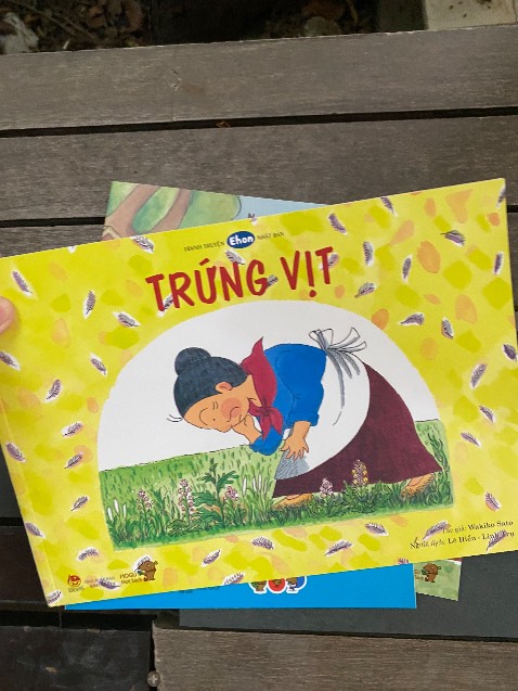 bạn nhà tớ rất thích những câu chuyện cuat bà ba ba, mỗi làn vào mogu mua thêm 2c rất đẹp và đáng yêu