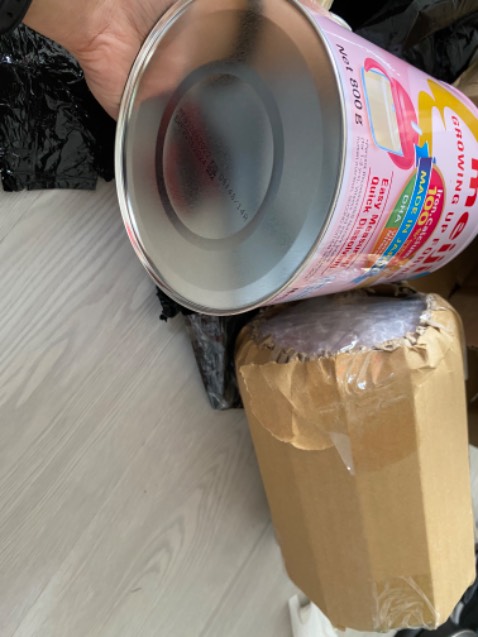 Sữa giao nhanh, đóng gói kỹ, tem nhãn đầy đủ rõ ràng, HSD còn xa. Shipper nhiệt tình thân thiện, Thanks all Sữa giao nhanh, đóng gói kỹ, tem nhãn đầy đủ rõ ràng, HSD còn xa. Shipper nhiệt tình thân thiện, Thanks all