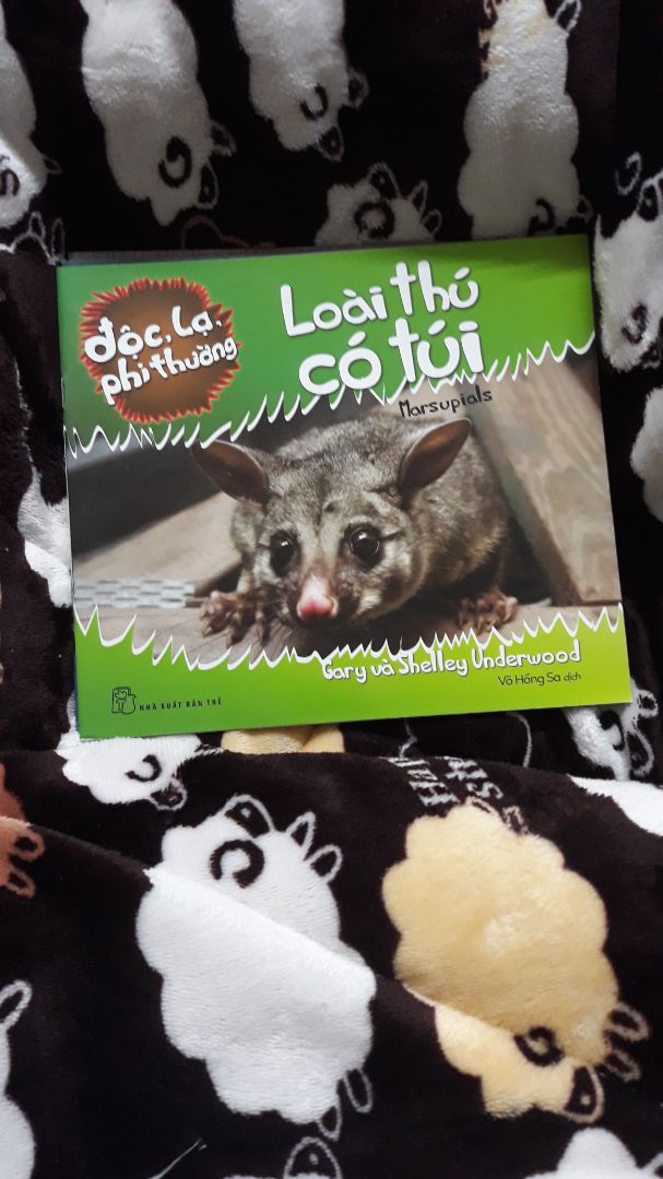 Sách bé, gọn, đọc lúc chơi chơi giải trí được. Mình mua sale 91% nên cũng rẻ. Cảm ơn Tiki nhiều lắm. Hàng gói cẩn thận, sách cũng mới. Bên GHN giao rất tệ