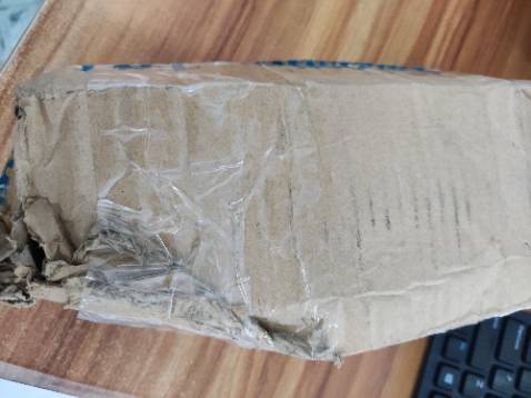 Sữa tắm thơm vừa ý. Tuy nhiên kiện hàng nhận bị méo mó và cả lủng nữa.