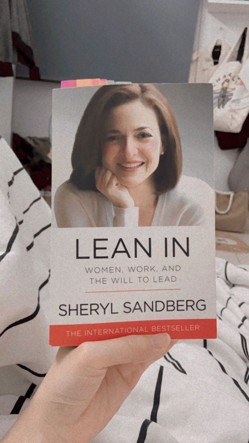 Sách chia sẻ những nội dung thực tế, chi tiết, cặn kẽ và có những chia sẻ trải nghiệm cá nhân riêng. Mình thích nhất là chương Make your partner an ideal partner, chương nè đề cập những cách mình có thể cân nhắc áp dụng. Sách rất hay, đáng đọc!