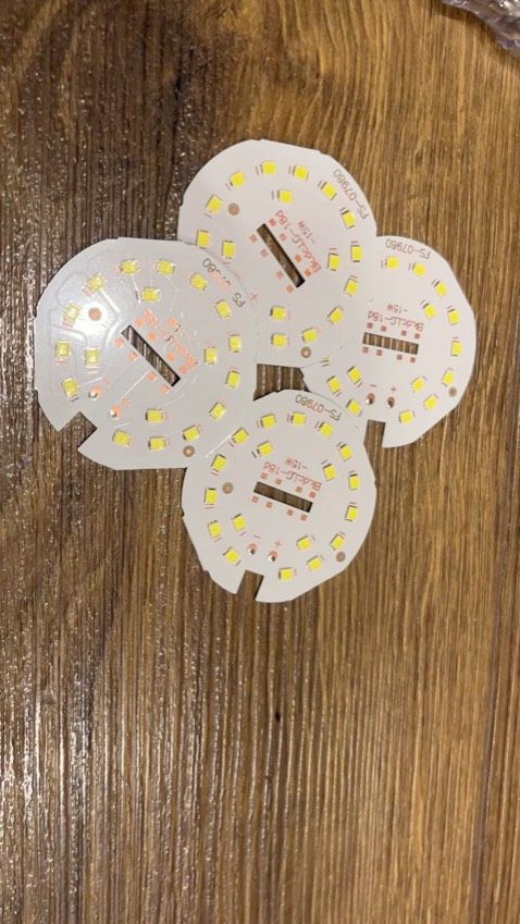 Sản phẩm đúng mô tả, giá hợp lý.  Hàn  lắp xong đèn sáng trưng, sẽ ủng hộ shop tiếp khi có nhu cầu