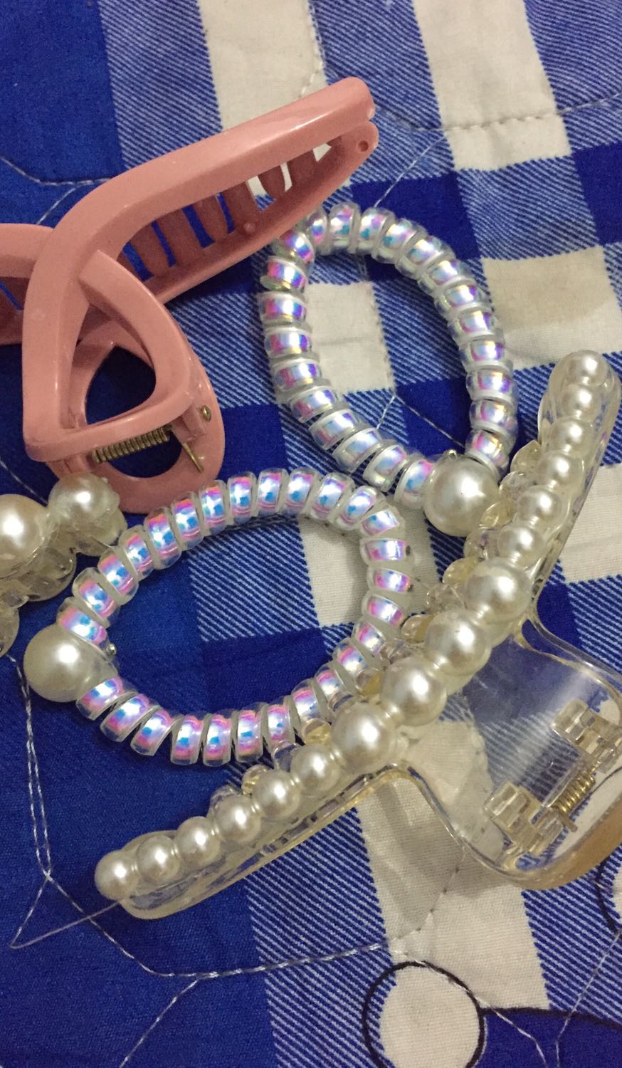 Nhận hàng giống hình. Vận chuyển hơi lâu xíu nhưng bù lại hàng đẹp ạ , cảm ơn shop.