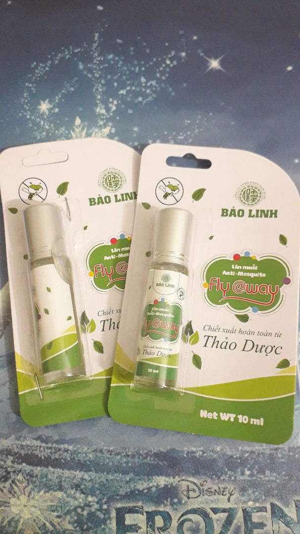 Đây là lần thứ 2 mình mua sản phẩm vì cực kì thích cái lăn muỗi này. Lăn  lên vết muỗi đốt thì sẽ có cảm giác mát lạnh và ngay lập tức ko còn cảm thấy ngứa nữa😊 đặc biệt nó có mùi thơm nhẹ nhàng của bạc hà rất là dễ chịu🥰 mìn sẽ luôn ủng hộ shop.