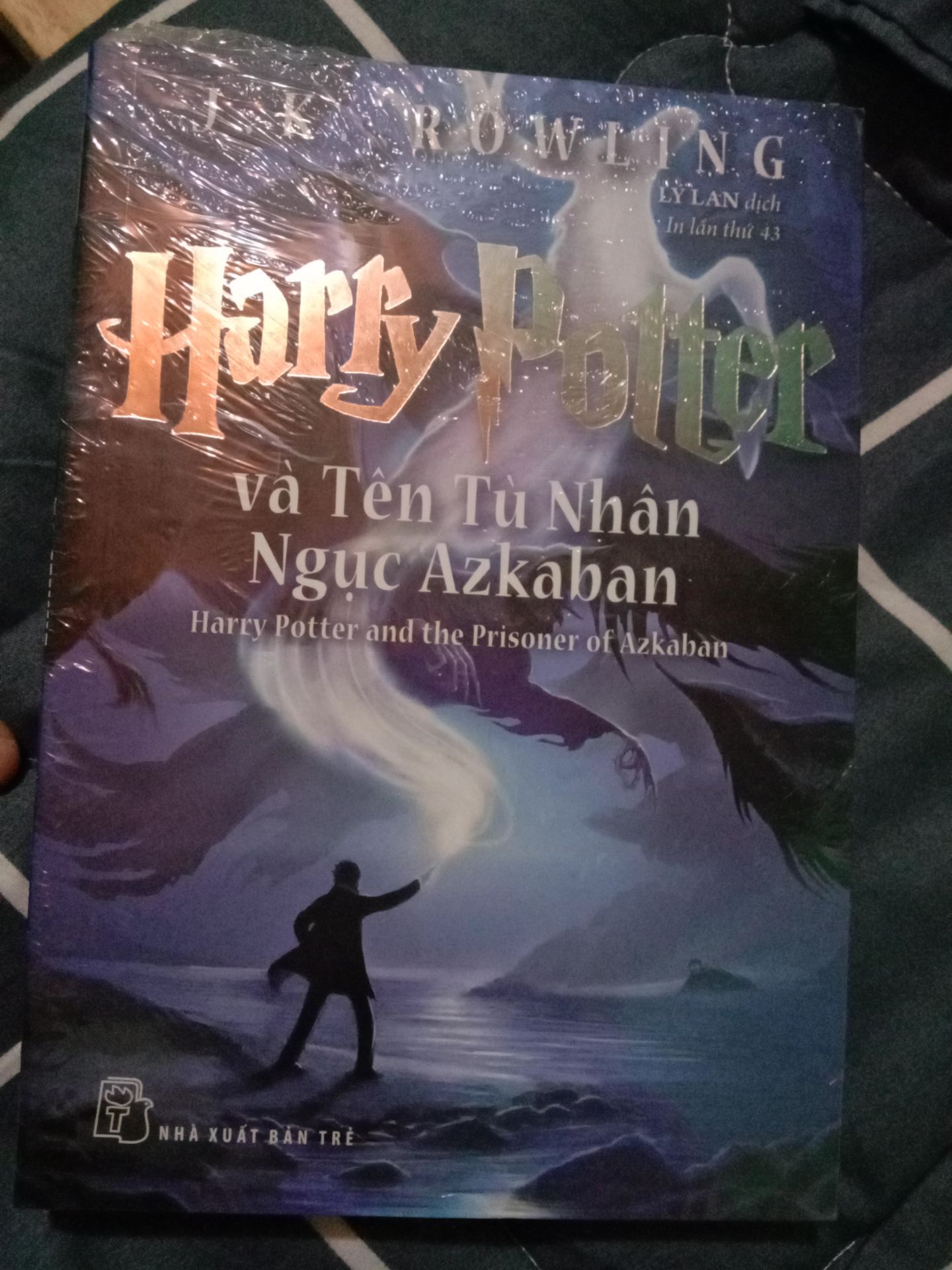 quyển này mình đã xem bản phím,cực kỳ hay,thích chú Sirius Black và thầy Lupin  dã man