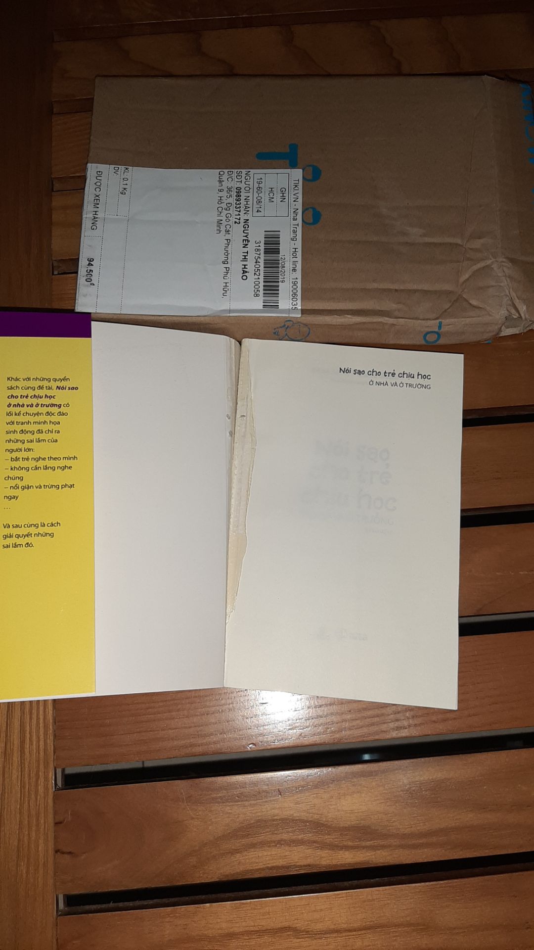 mình đã nhận đc sách, nội dung thì rất hay nhưng sách bị bong lớp keo dính ở gáy, mình rất ko hài lòng. xin cho hỏi mình gửi đổi lại có đc ko và bằng cách nào ạ?