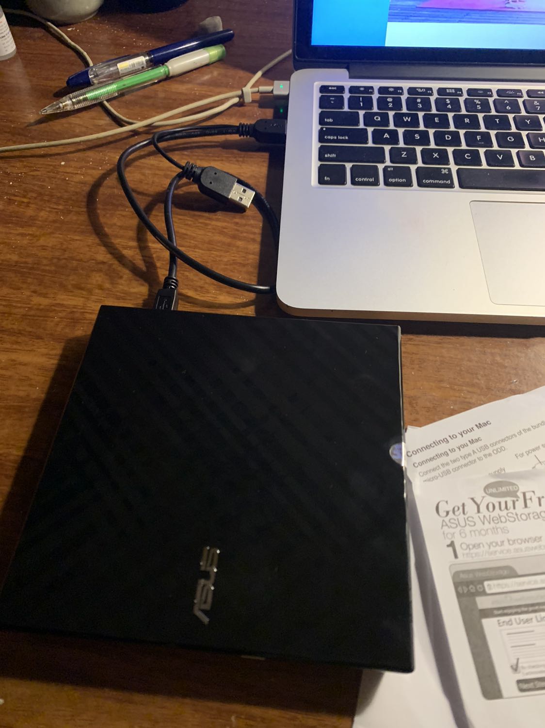 Shop giao hàng nhanh. Mình dùng thấy tạm ổn, tiếng ồn khi dùng hơi khó chịu ấy ạ :(((((