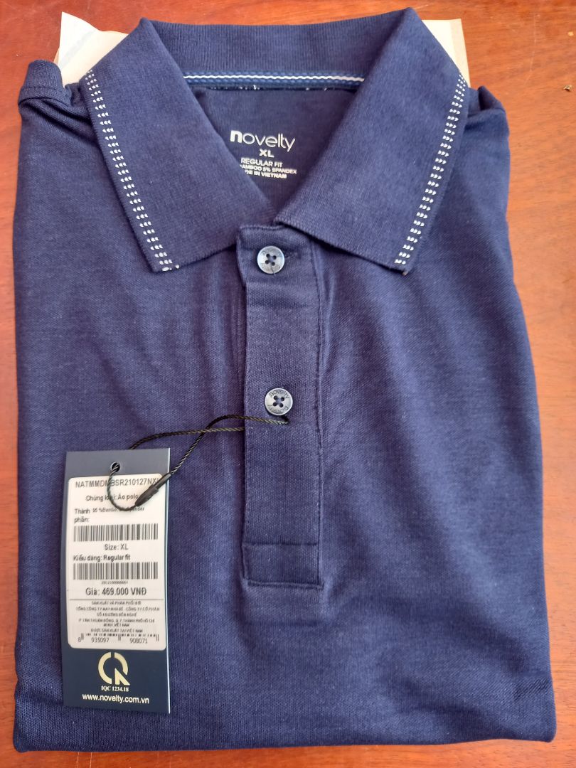 shop giao đúng mẫu, chất vải bamboo mặc mát. Màu thực tế là Xanh Navy, không phải màu đen, shop có viết trong phần mô tả, mà do mình đọc lướt qua, không để ý, chỉ nhìn hình ảnh quảng cáo; lại tưởng là màu đen. Dù sao vẫn cho shop 5 sao, do có giảm giá sale, và hàng chất bamboo mặc mát