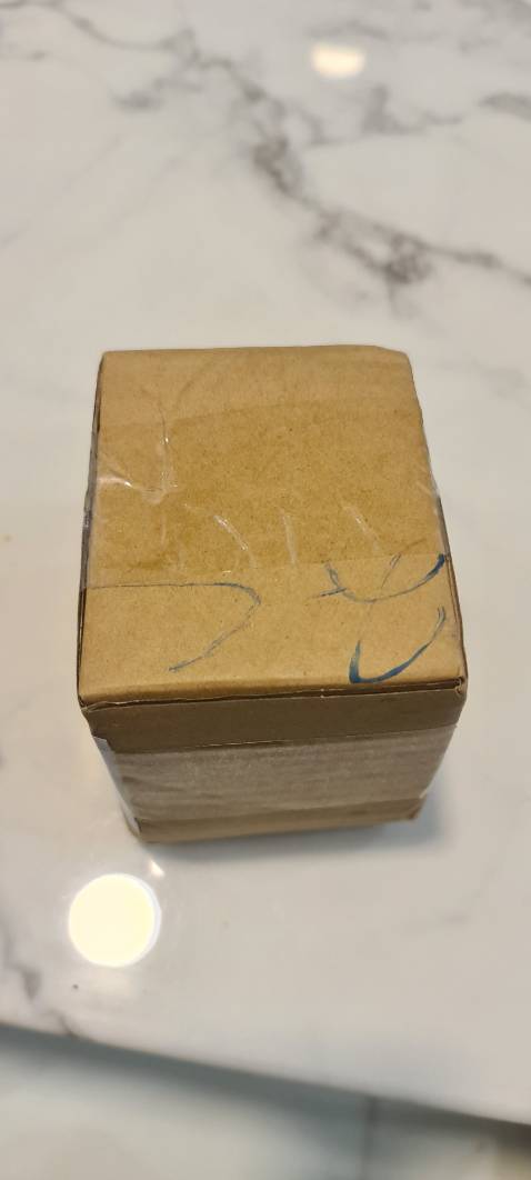 Có vẻ đúng quảng cáo, khóa nhẹ nhưng có vẻ chắc chắn. Được tặng lót chân chống xe máy.