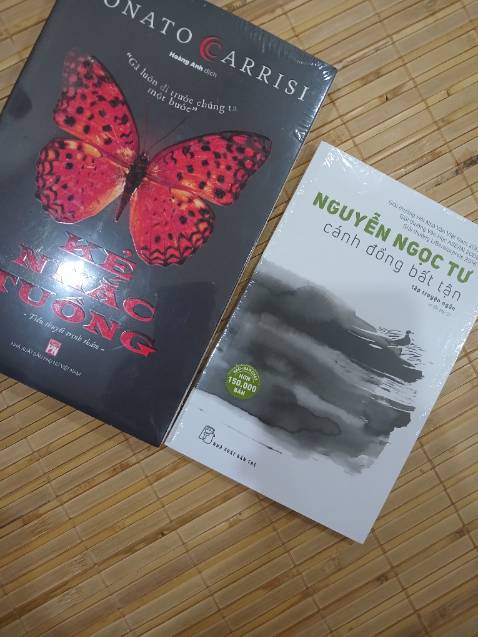 Bọc cẩn thận, sách k bị hư hại gì.
Sốp nhẹ nhàng dễ mến😌😌
Có trang bị lỗi, mong lần tái bản sau sẽ khắc phục (nếu k phải lỗi mình quyển này)