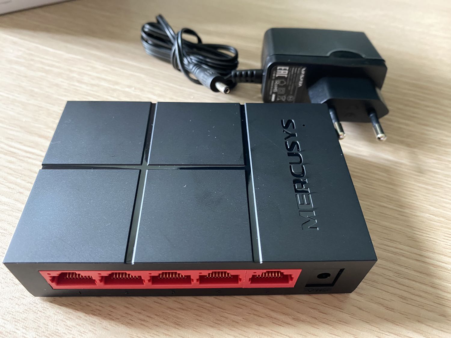 Sản phẩm đúng mẫu mã, giao rất nhanh (1 ngày), gói kỹ.
Đã *** tốc độ, đủ gigabit (1000Mbps)