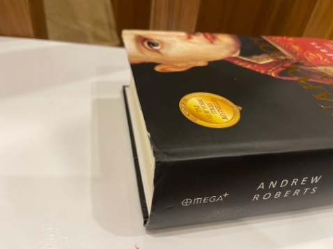 Tôi là khách hàng trung thành của Tiki, nhưng lần này sách giao không thể chấp nhận được. Tình trạng sách như hình ảnh kèm theo.
Đề nghị Tiki sách giao cho khách hàng và cách kiểm duyệt