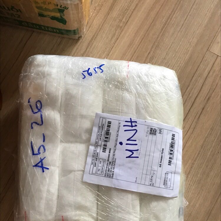 Loại này xài như khăn giấy ướt, dùng cho bé. Tiện và rẻ hơn khăn ướt đóng gói