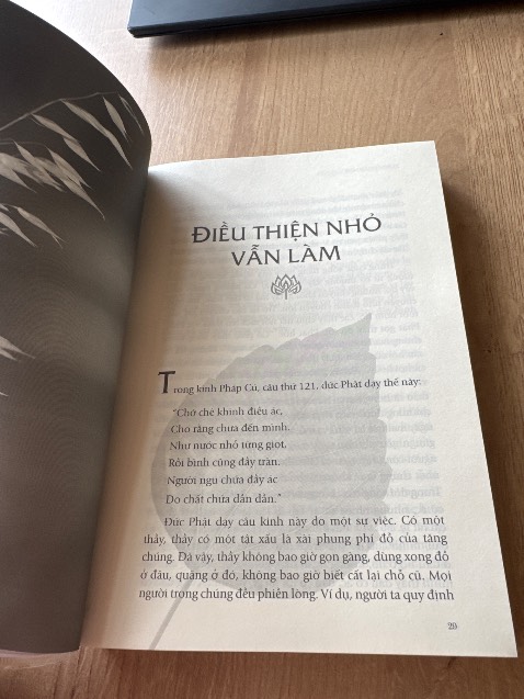 Ship siêu nhanh ạ! Bọc sách chắc chắn! Các bài giảng của Thầy đa phần từ kinh Pháp Cú giải nghĩa ra! Rất đáng để đọc!