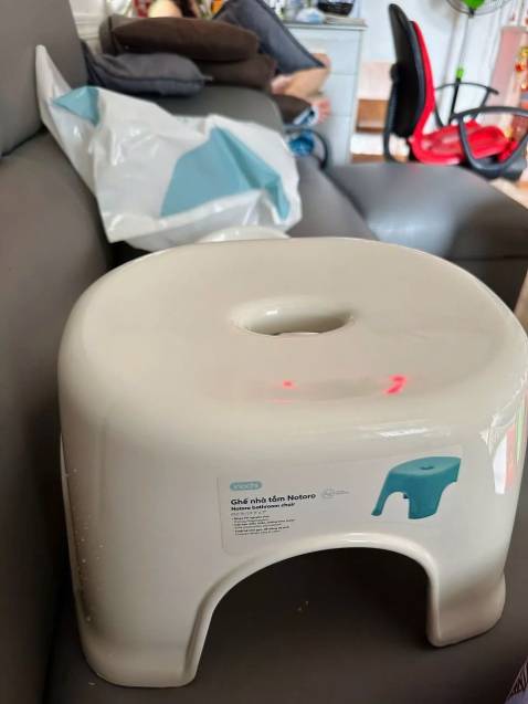 Nhận sản phẩm mới thấy chất lượng, nhựa cứng dày chắc chắn. Có đế chống trượt. Ok lắm nên mua mnguoi