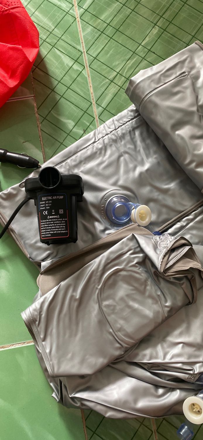 Sản phẩm gửi không đúng mô tả,không có đầu vòi bơm,chỉ có miếng đệm và máy bơm,1 miếng keo vá nệm.đề nghị shop gửi đầu vòi bơm cho tôi,nếu không có vòi thì sao bơm được