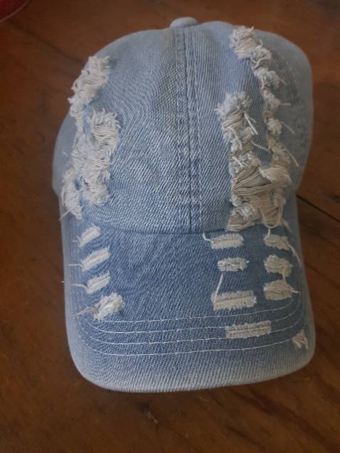 Mình mua từ bữa lâu giờ mới review nè. Hình như là k có vấn đề gì về giao hàng. Mũ mua được giá rẻ, màu sắc chất lượng okie nha. Mình mua từ bữa lâu giờ mới review nè. Hình như là k có vấn đề gì về giao hàng. Mũ mua được giá rẻ, màu sắc chất lượng okie nha.