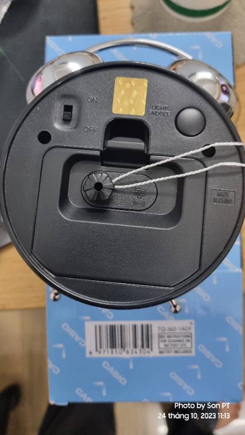 Đồng hồ sử dụng tốt. Có tặng pin kèm theo.