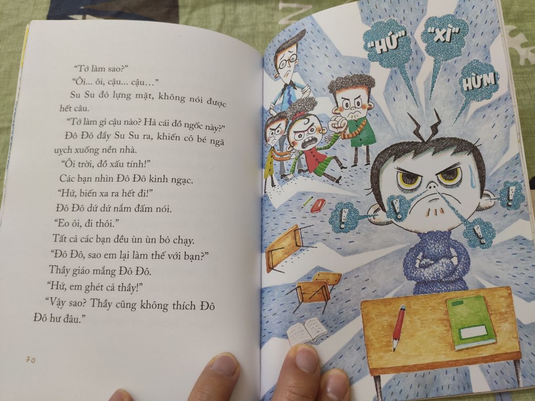 Truyện kể về cậu bé Đô Đô vì muốn được khen là bé ngoan nên chấp nhận làm cả những việc khiến bản thân không thoải mái, sau có bà giúp việc kỳ quặc xuất hiện bắt cậu nhìn thẳng vào sự thật... Giọng văn miêu tả vừa mạch lạc vừa giàu tính tưởng tượng, có bài học đạo đức, lại nhiều tranh rất đẹp. Sách hợp với lứa tuổi tiểu học nhưng một con cháu tuổi mầm non của cũng đòi, còn mình già thế này đọc vẫn cười rinh rích. Truyện mỏng mỏng, nhảm nhảm mà vẫn có bài học đạo đức, tranh màu đẹp, hợp với các cháu cấp 1. (tranthutrang.net)