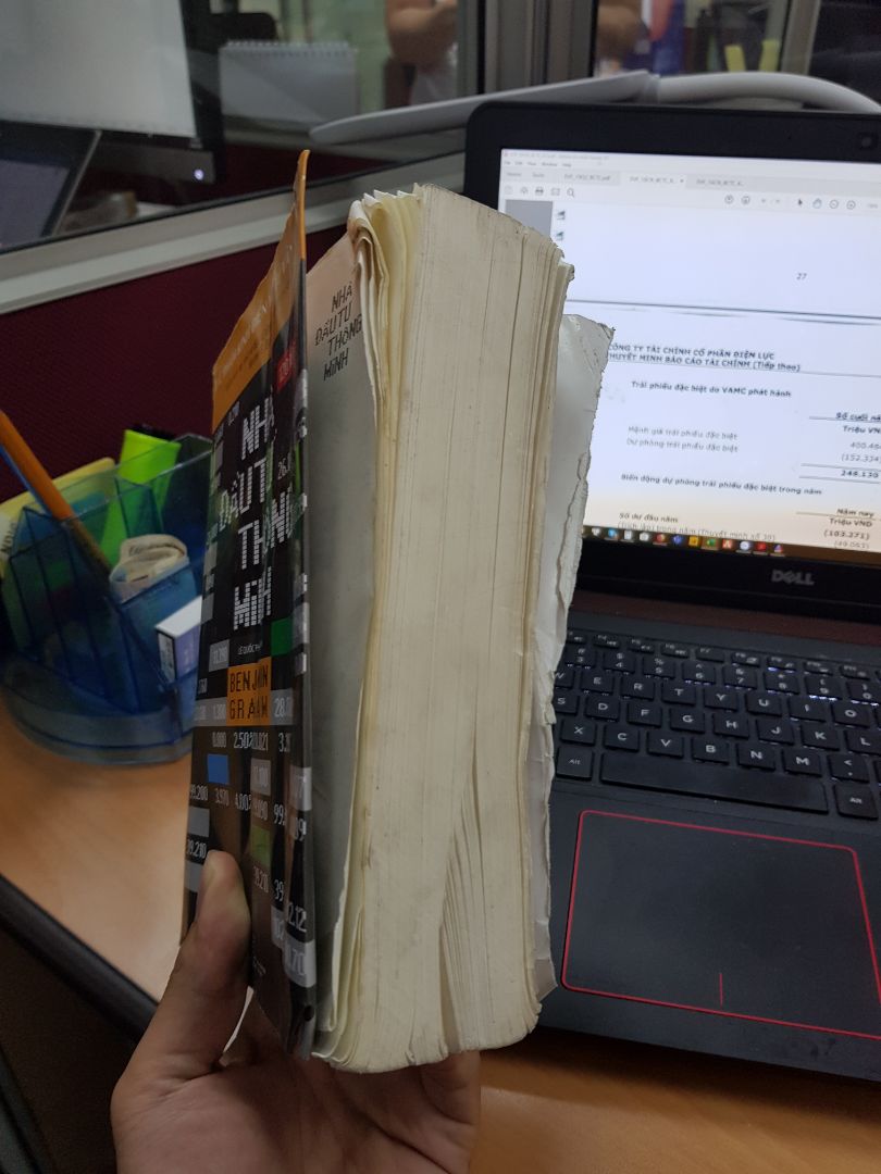 mở hộp ra sửng sốt ko tin nổi đây là sách của tiki giao. ra hàng sách cũ cũng không kiếm nổi quyển nào nát như thế này trong khi mình còn trả theo giá full chưa giảm. gọi điện lên hot line thì nhân viên xin lỗi qua loa rồi bảo sẽ có người liên lạc để nhận lại sau.