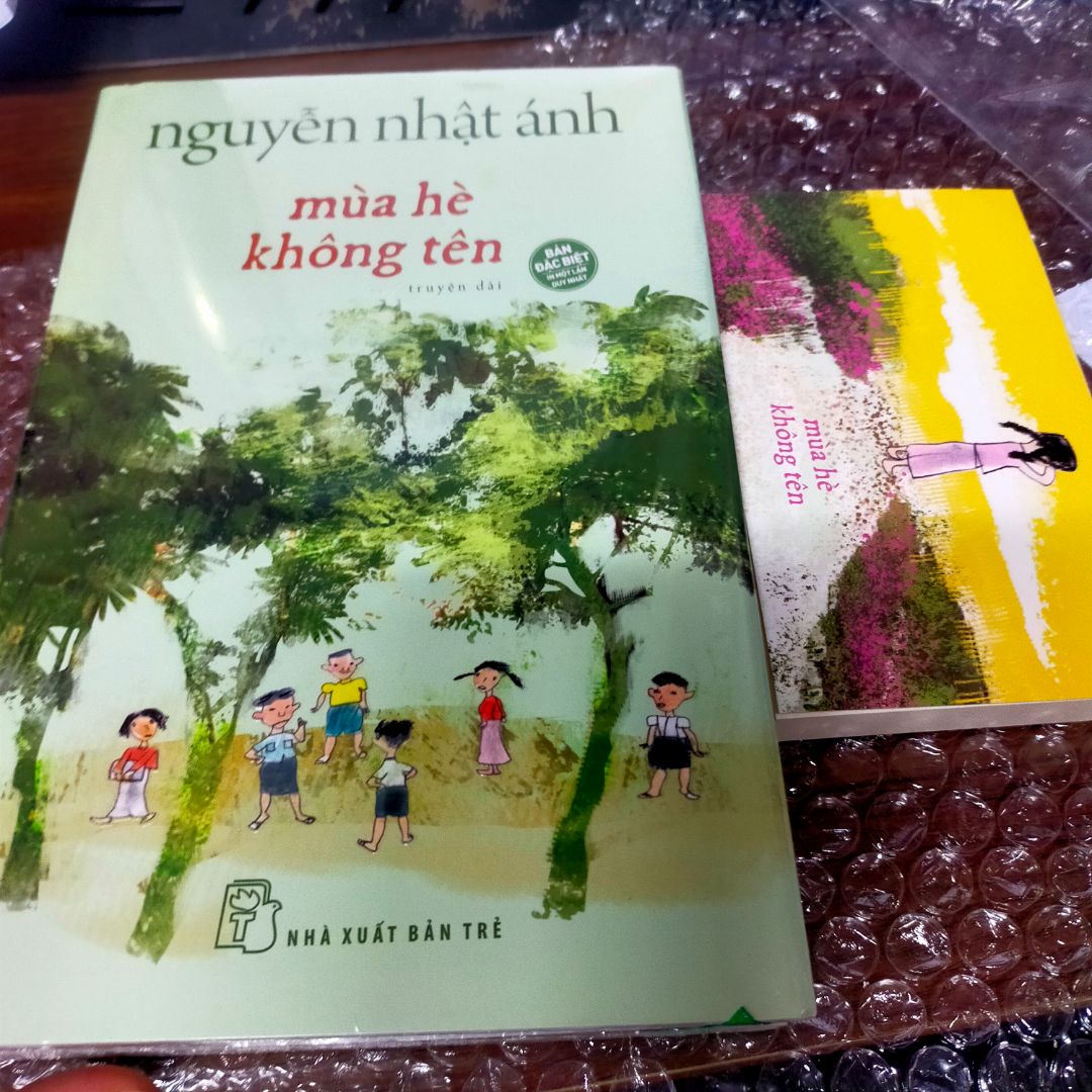 sách bọc kỹ, đầy đủ mình pre-or từ 19/09 giá 206k tiếc là vẫn không may mắn có chữ ký, hôm nay sách phát hành chiều đã nhận được. cho shop 5* vì bọc sách kỹ đẹp.