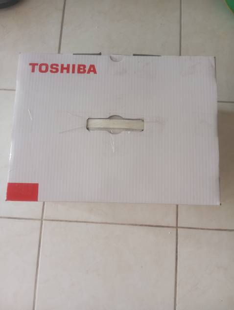 Hàng giao đúng hạn. Nhìn tổng thể thấy đẹp và chắc chắn. Hàng mới phụ kiện đầy đủ. Hy vọng chất lượng sản phẩm sẽ tốt như quảng cáo.