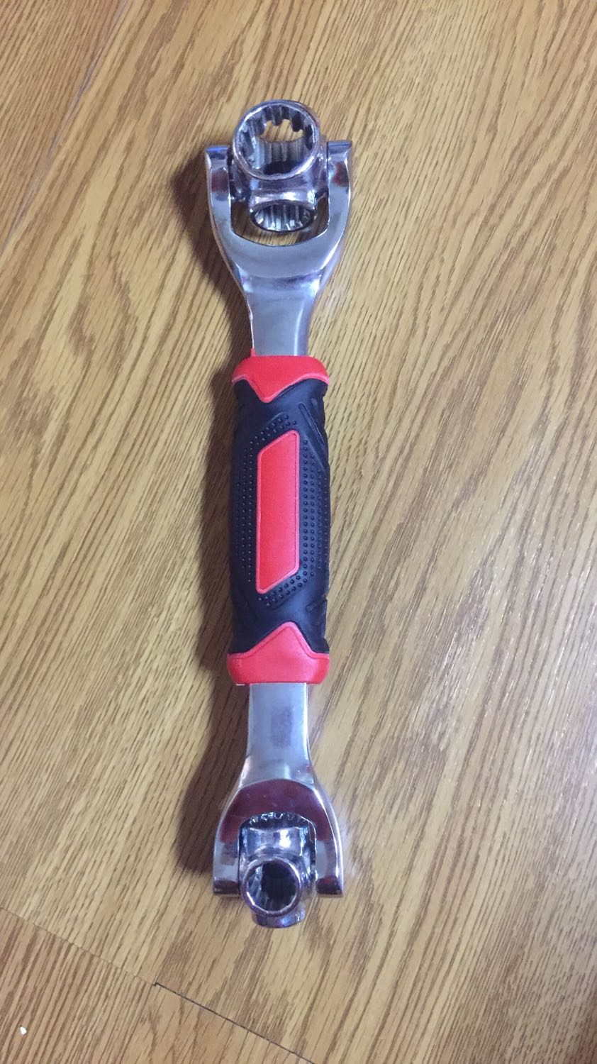 Mua 2 cờ Lê đa năng giao 1 cái xiết ốc k hiểu luôn .