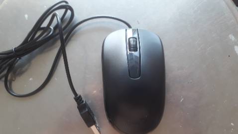 Mua 2 con chuột quang có dây đúng như mẫu, đúng hình, hàng đẹp không trầy xước, có tem bảo hành đàng hoàng. Hàng đóng gói kỹ (có dán dạ quang hàng dễ vỡ), nhân viên giao hàng nhanh, sớm hơn so với dự kiến 1 ngày, nhân viên giao hàng thân thiện. Lần này đã che tên sản phẩm, rất tiện lợi cho khách hàng.