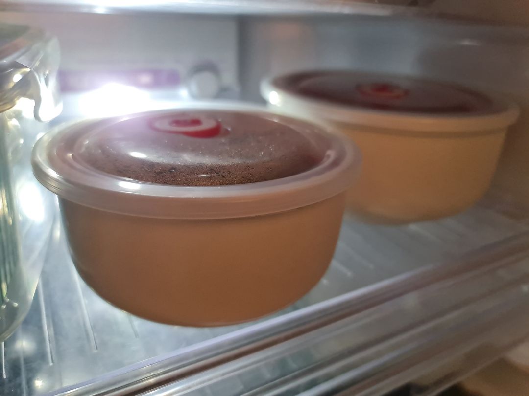 thố sứ đẹp, giá hợp lý, chất lượng tốt, đóng gói cũng cẩn thận. mình thấy dùng trữ đồ ăn được lâu hơn do nắp đậy rất kín.