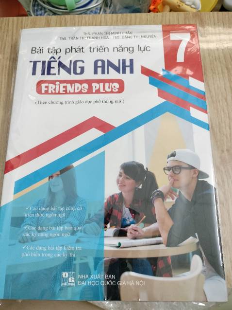 Nội dung cô đọng có bài tập đi kèm từng phần thực hành.