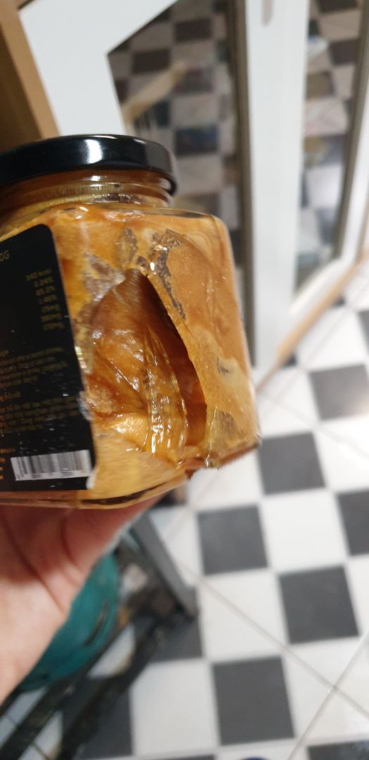 chất lượng và hình thức mình ko chê tí nào nhưng sp mặc dù đã bọc chống sốc nhưng lại ko đc bọc thêm giấy trong hộp nên vẫn xảy ra bị vỡ. nên gói hàng có cảnh  báo hàng dễ vỡ thì bên chuyển phát họ sẽ chú ý hơn. Việt Nam có 1 sp tuyệt vời!